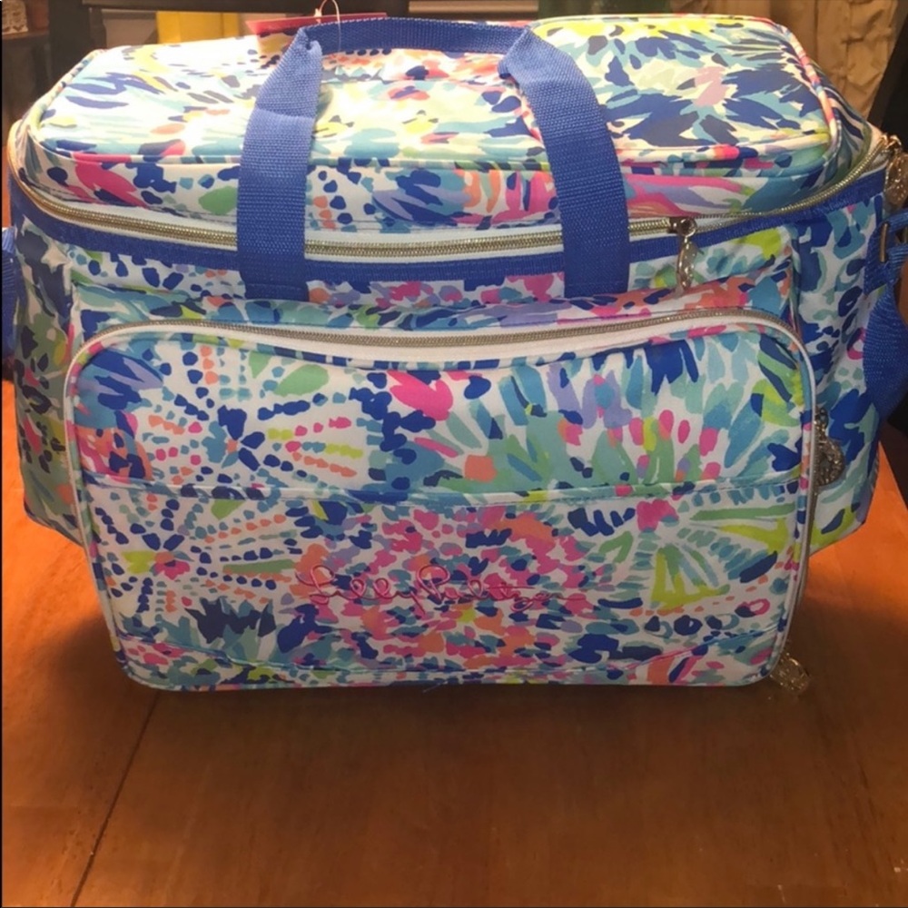 Lilly Pulitzer picnic cooler with plates